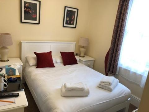 Peregrine House Hotel Кентърбъри Екстериор снимка