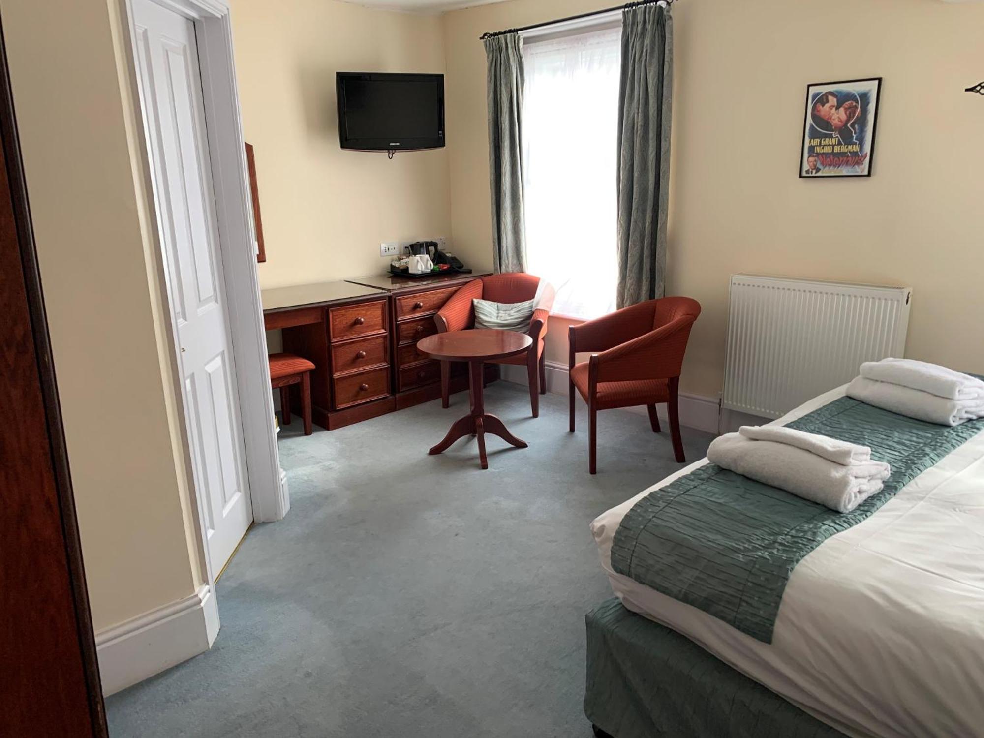 Peregrine House Hotel Кентърбъри Екстериор снимка